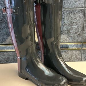 Hunter Black and Aubergine high rainboots